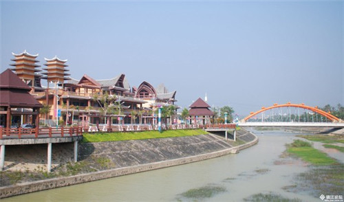 在盘山县开中式快餐店加盟好还是自营好，盘山县加盟川悦香辣虾如何选址